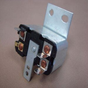 B15672C Top Relay, 3 Spade, 1 Bus