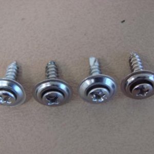 DHK4131 Kick Panel Screws (4 Pieces)