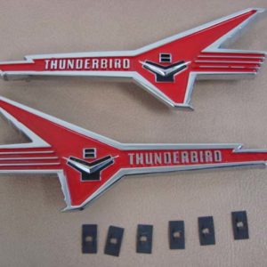 B16228F Thunderbird V8 Emblem